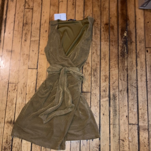 🎉HP Forever 21 gold sparkle wrap dress with tie - Picture 5 of 6